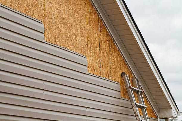 24/7 Emergency Storm Damage Siding Repair experts in Nobleton, FL